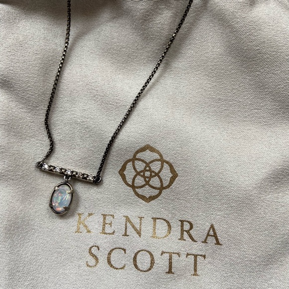 Kendra Scott Jewelry - Kendra Scott necklace